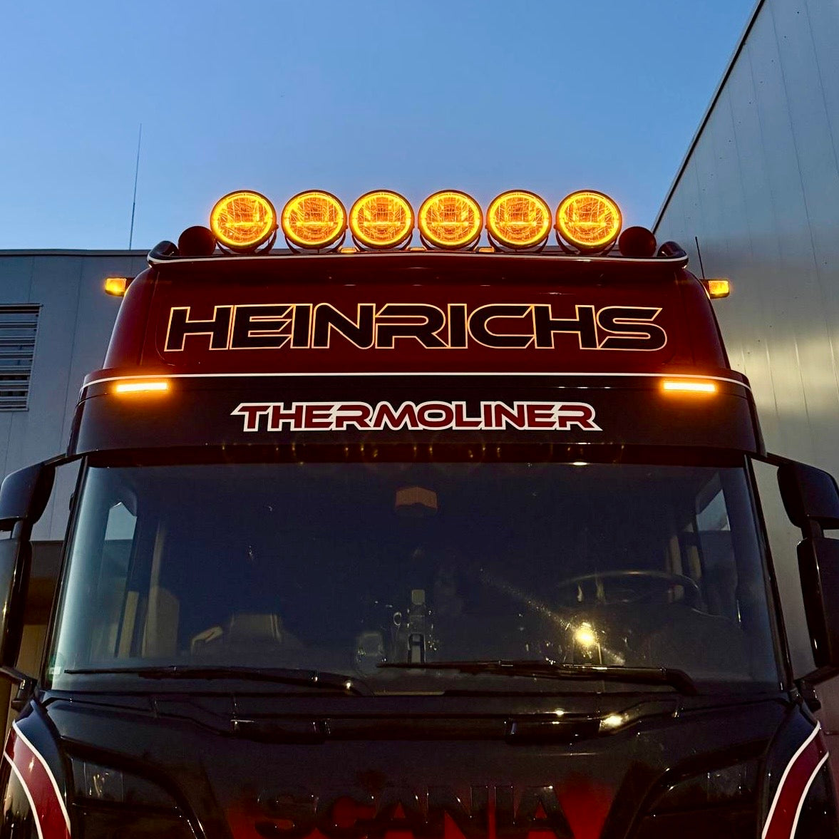 Ambassador Dark Edition Fernscheinwerfer 9''