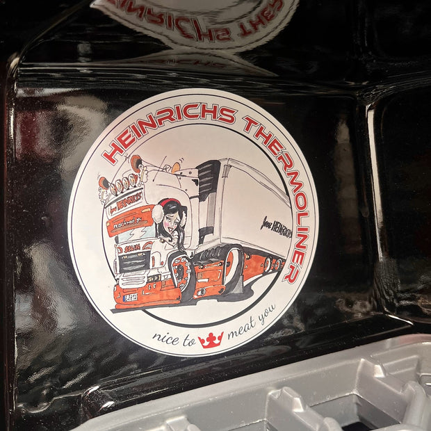 Sticker "Mrs. Heinrichs Cartoon"