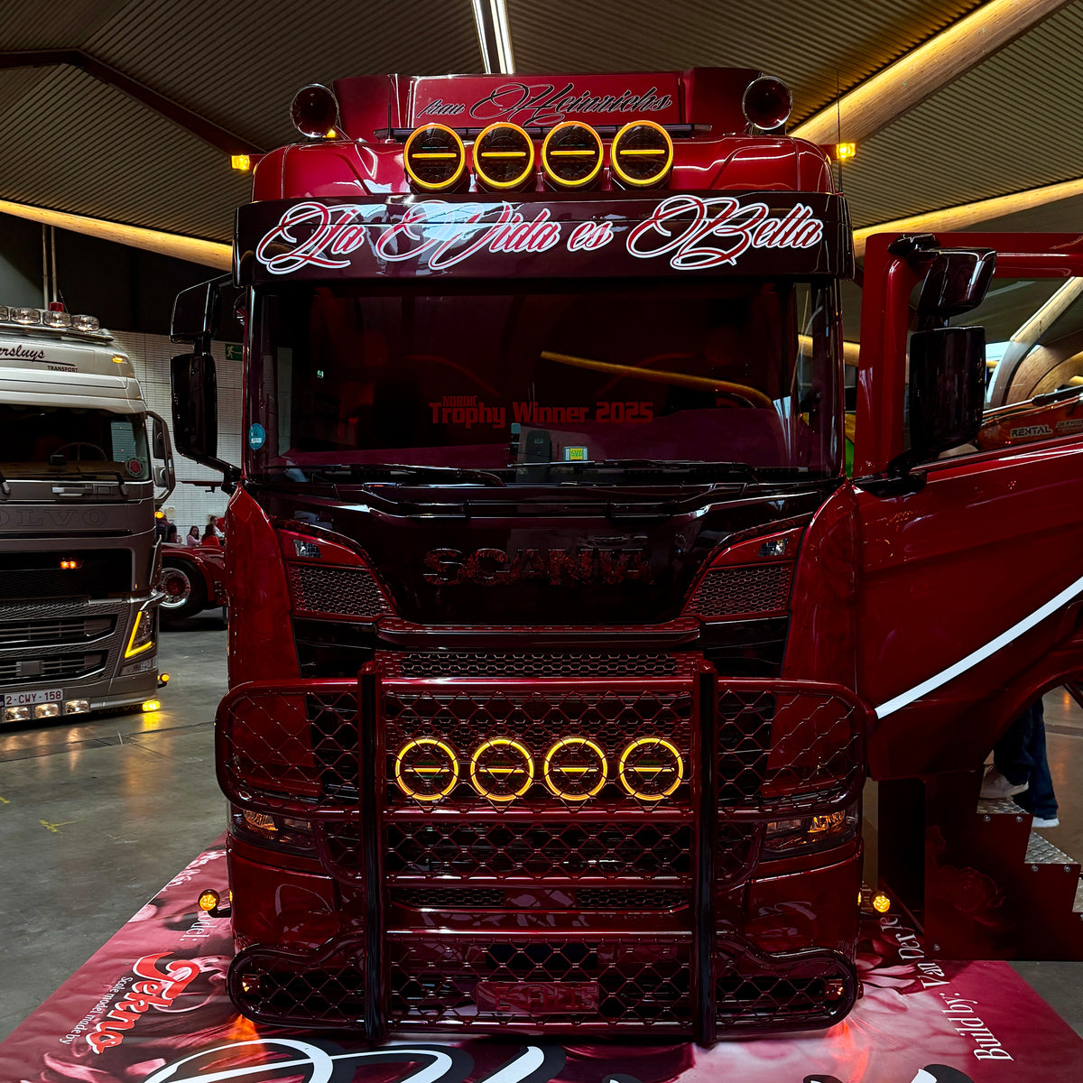 Scania 142er Toplampe in Rot/ Orange