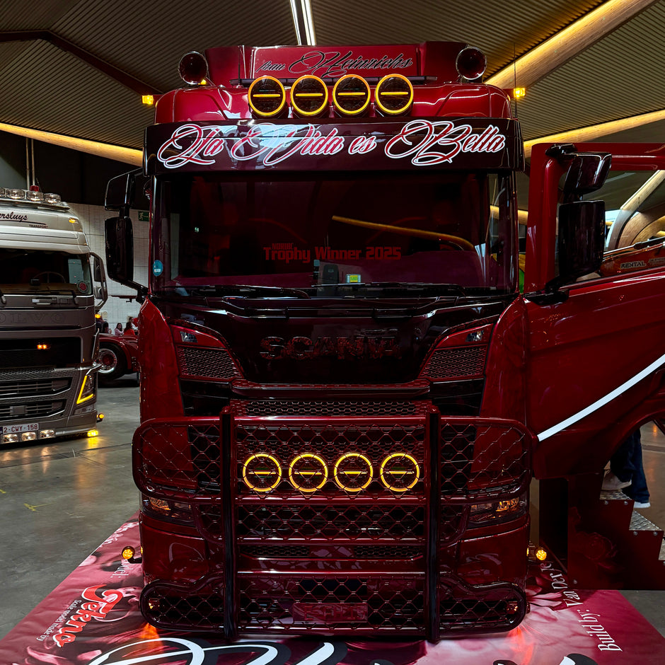Scania 142er Toplampe in Rot/ Orange