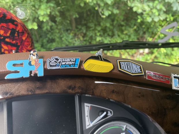 PIN "SH Girl"