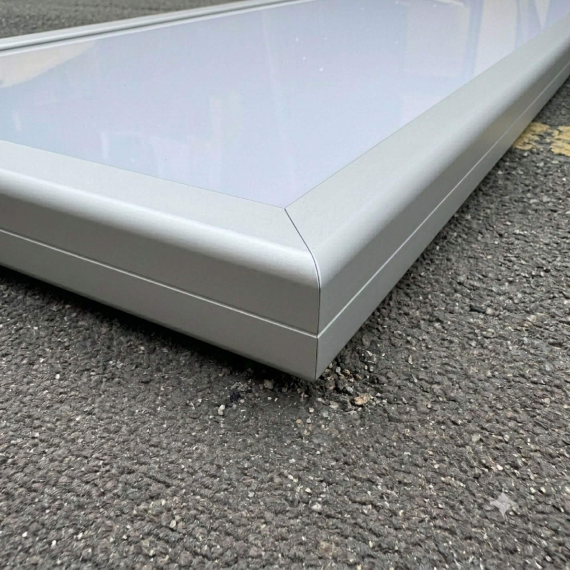 Flaches LED Leuchtschild für LKW