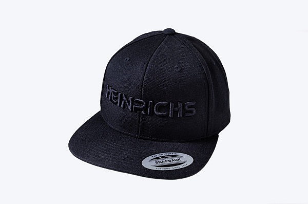 Bild zeigt Snapback Heinrichs 3D Stick von vorn