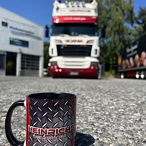 Bild zeigt Heinrichs Thermoliner Kaffeetasse mit Schriftzug