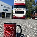 Bild zeigt Heinrichs Thermoliner Kaffeetasse mit Logo